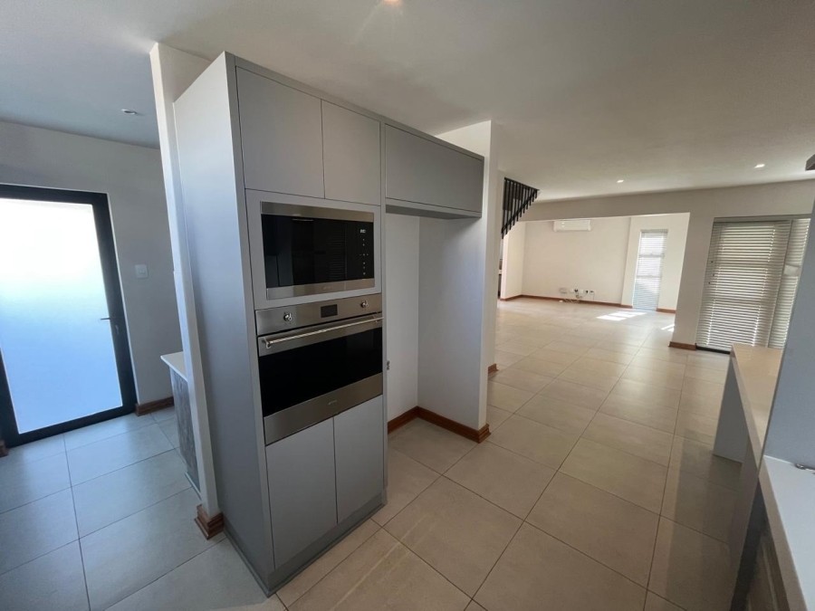 To Let 3 Bedroom Property for Rent in Wild Olive Estate Free State
